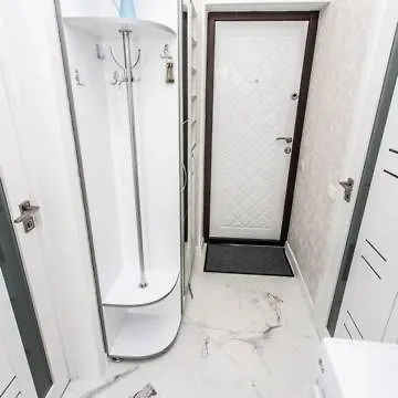Starrent Lev Tolstoi Apartment