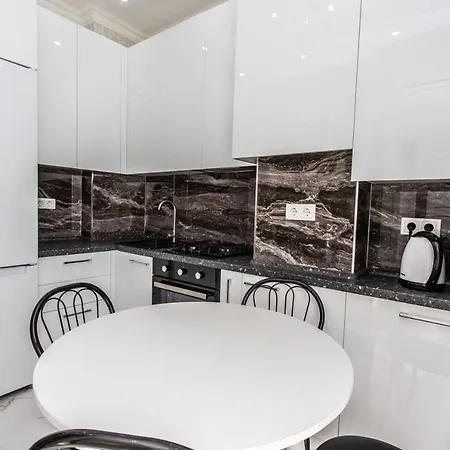 Starrent Lev Tolstoi Apartment